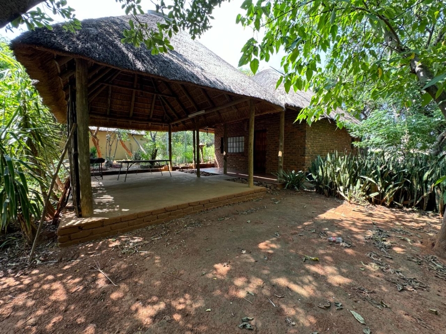 6 Bedroom Property for Sale in Hartbeespoort Rural North West
